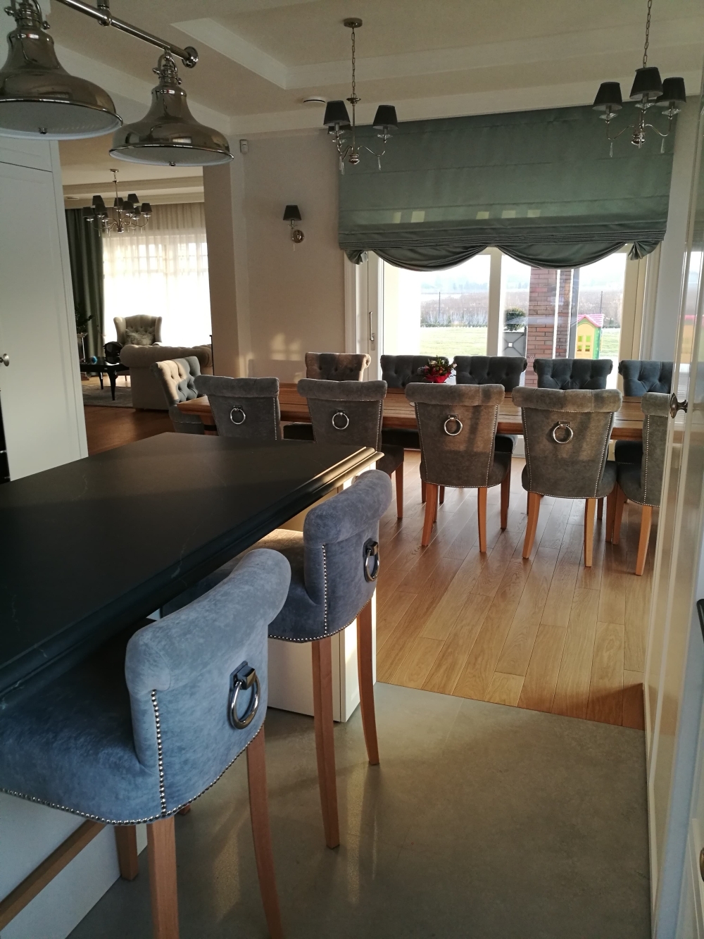 pikowane krzesło z kołatką 